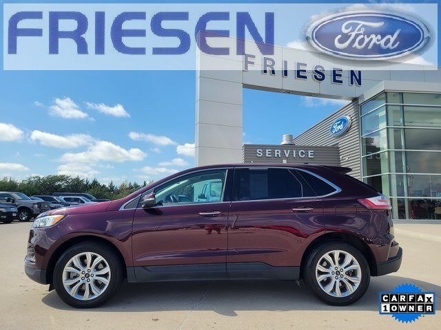 2024 Ford Edge Titanium photo 2