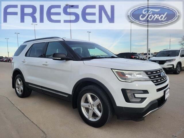 2017 Ford Explorer XLT photo 2