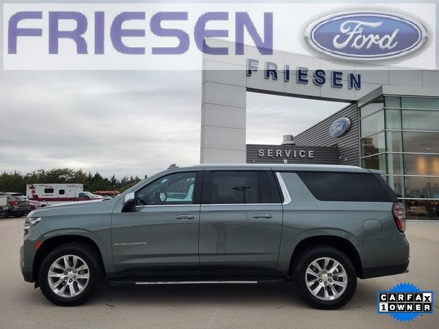 2023 Chevrolet Suburban Premier photo 3