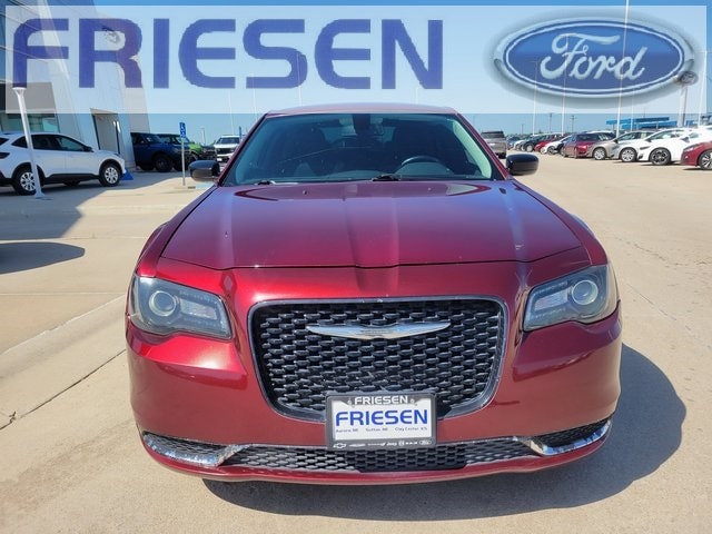 Used 2018 Chrysler 300 Touring with VIN 2C3CCAAG3JH279046 for sale in Aurora, NE