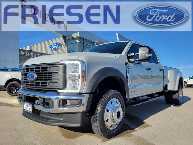 2026 Ford F-450 Super Duty XL's photo