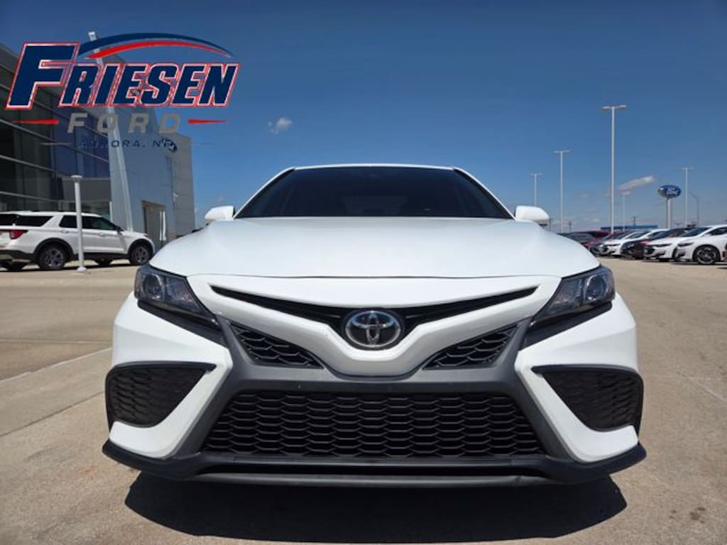 Used 2022 Toyota Camry SE Sedan