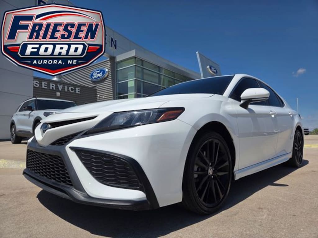 Used 2022 Toyota Camry SE Sedan
