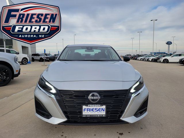 Used 2024 Nissan Altima SV with VIN 1N4BL4DV0RN377138 for sale in Aurora, NE