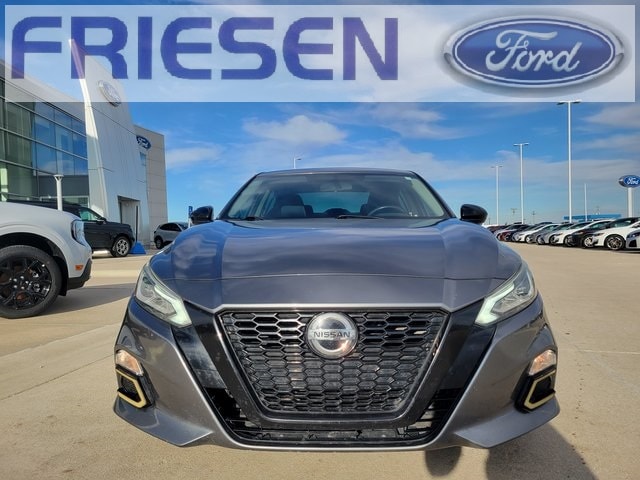 Used 2019 Nissan Altima SR with VIN 1N4BL4CV0KC190419 for sale in Aurora, NE