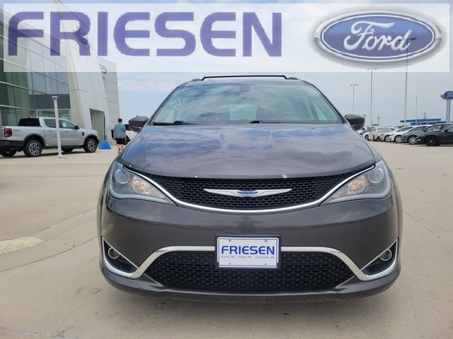 Used 2018 Chrysler Pacifica Touring L with VIN 2C4RC1BG6JR247268 for sale in Aurora, NE