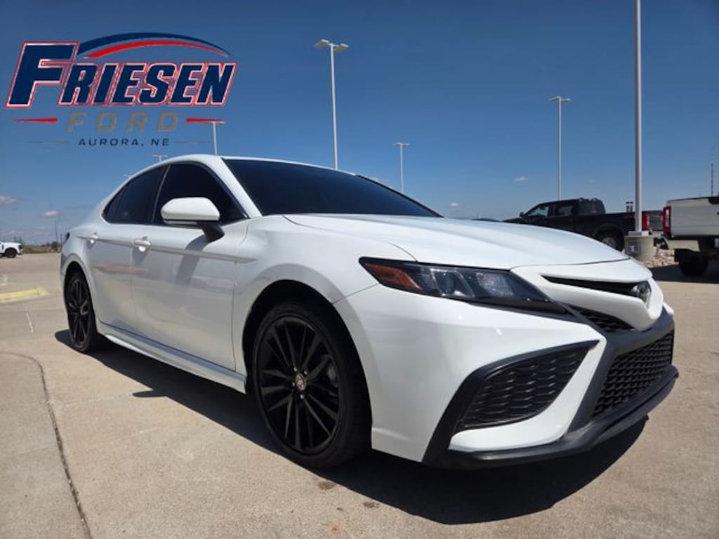 Used 2022 Toyota Camry SE Sedan