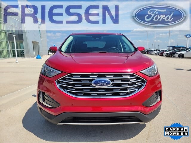 2022 Ford Edge Titanium photo 2