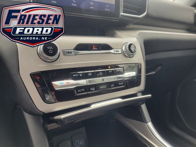 2023 Ford Explorer XLT - Photo 22