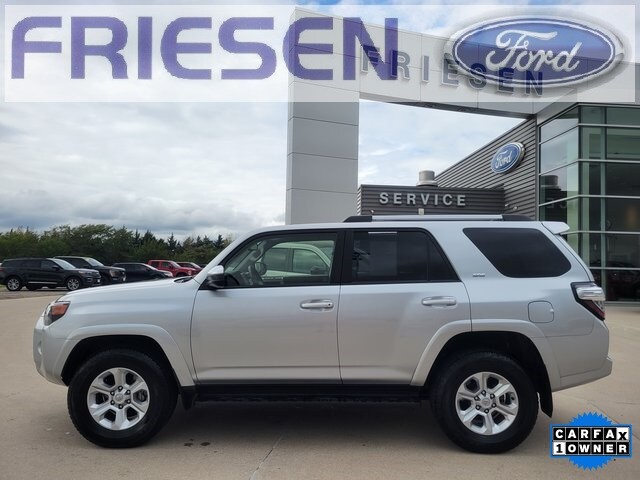 2024 Toyota 4Runner SR5 photo 2