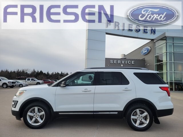 2017 Ford Explorer XLT photo 3