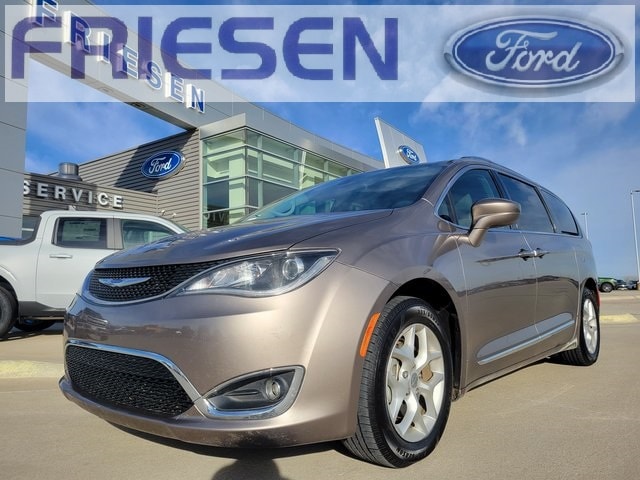2018 Chrysler Pacifica Touring L's photo