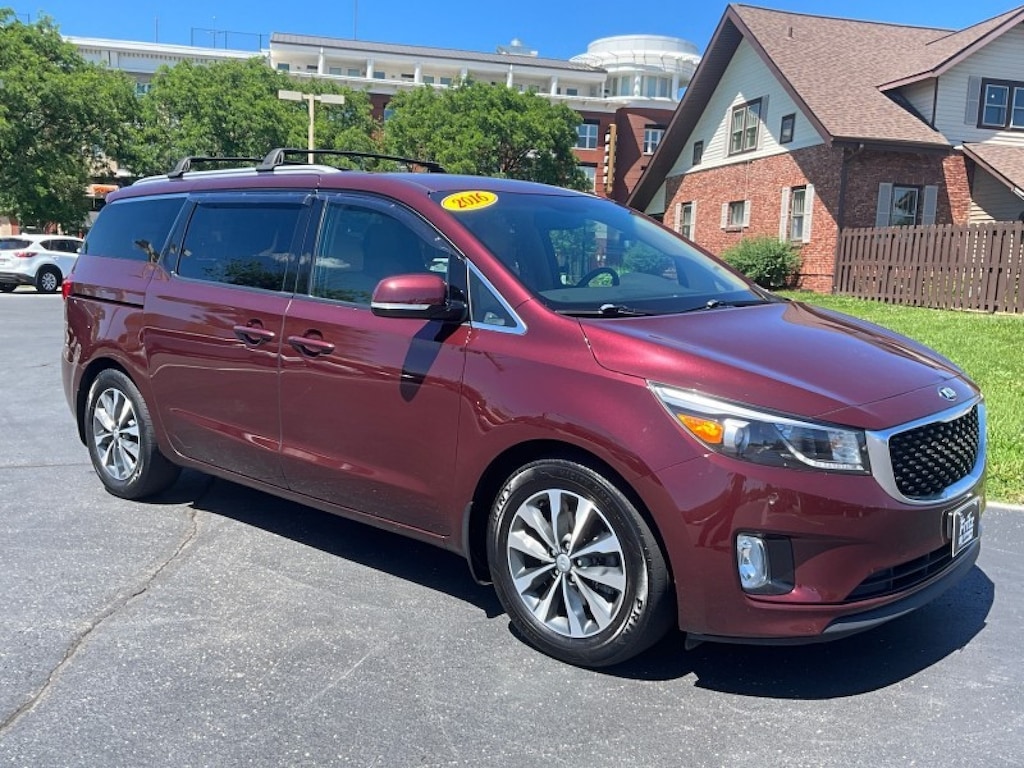 Used 2016 Kia Sedona SX Van
