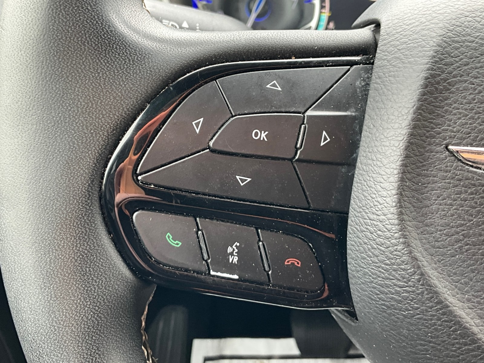 2023 Chrysler Pacifica Touring - Photo 13
