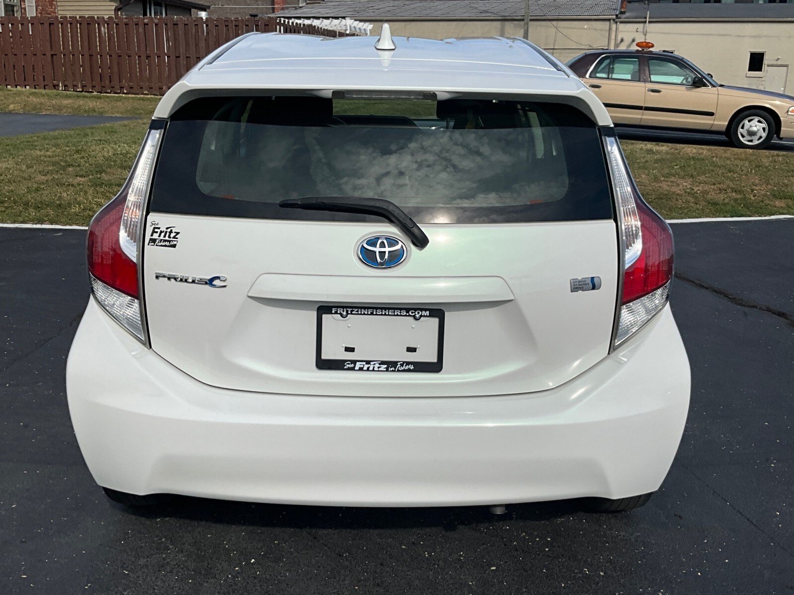 2016 Toyota Prius C Two photo 4