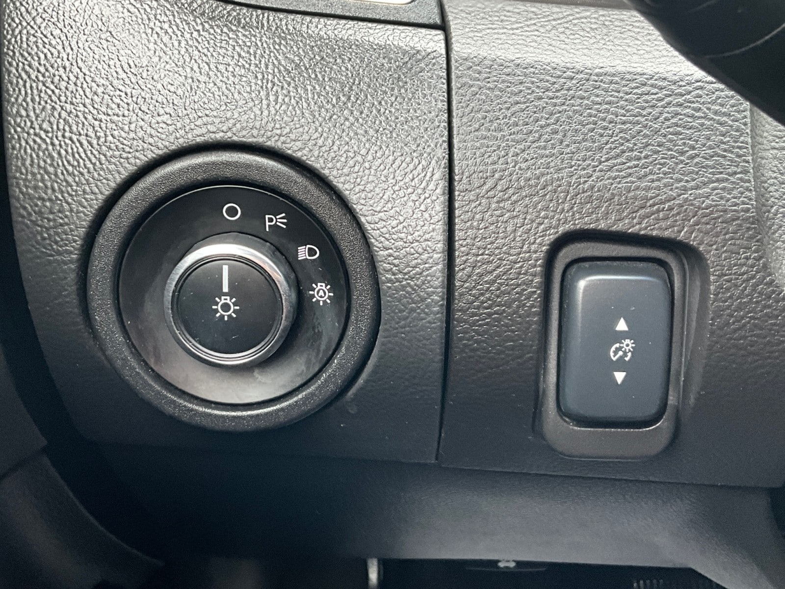 2015 Ford Taurus SEL - Photo 15