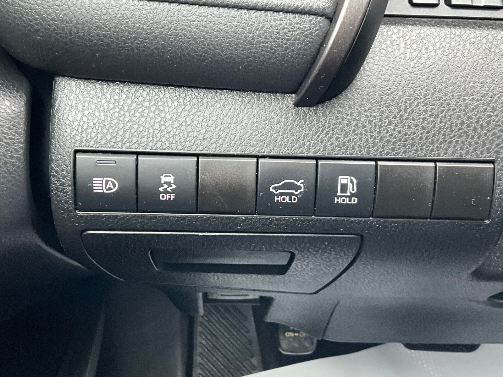 2024 Toyota Camry SE - Photo 14