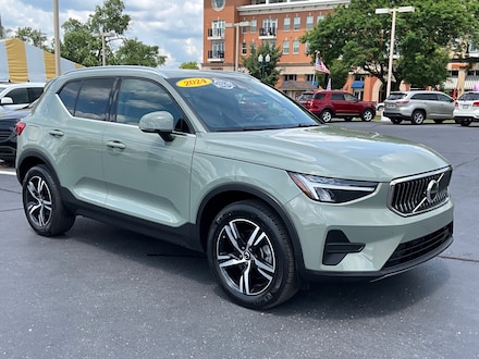 2024 Volvo XC40 B5 Core Bright SUV