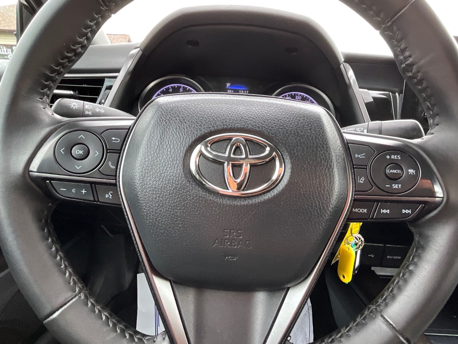 2024 Toyota Camry SE - Photo 13