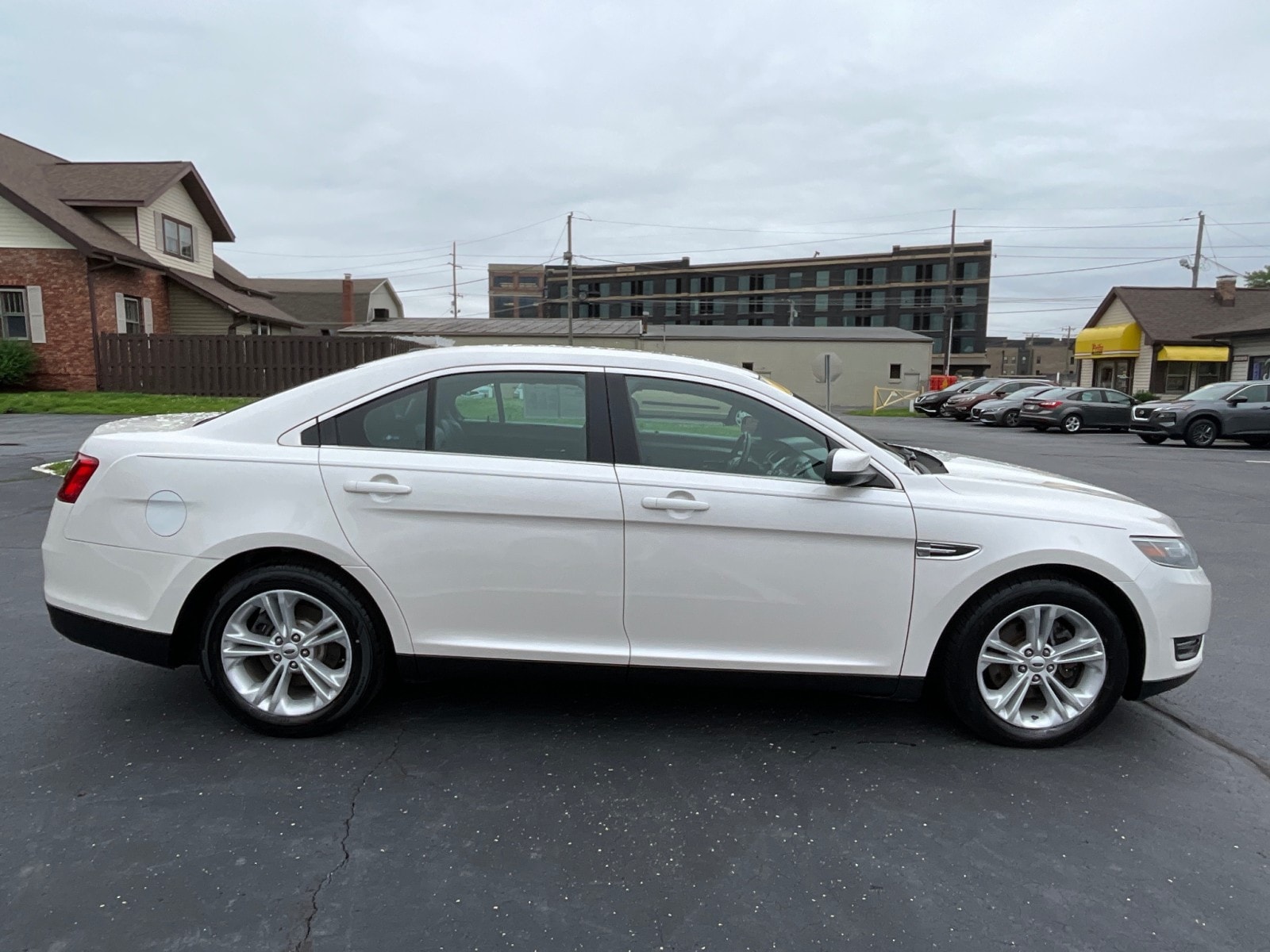 2015 Ford Taurus SEL - Photo 8
