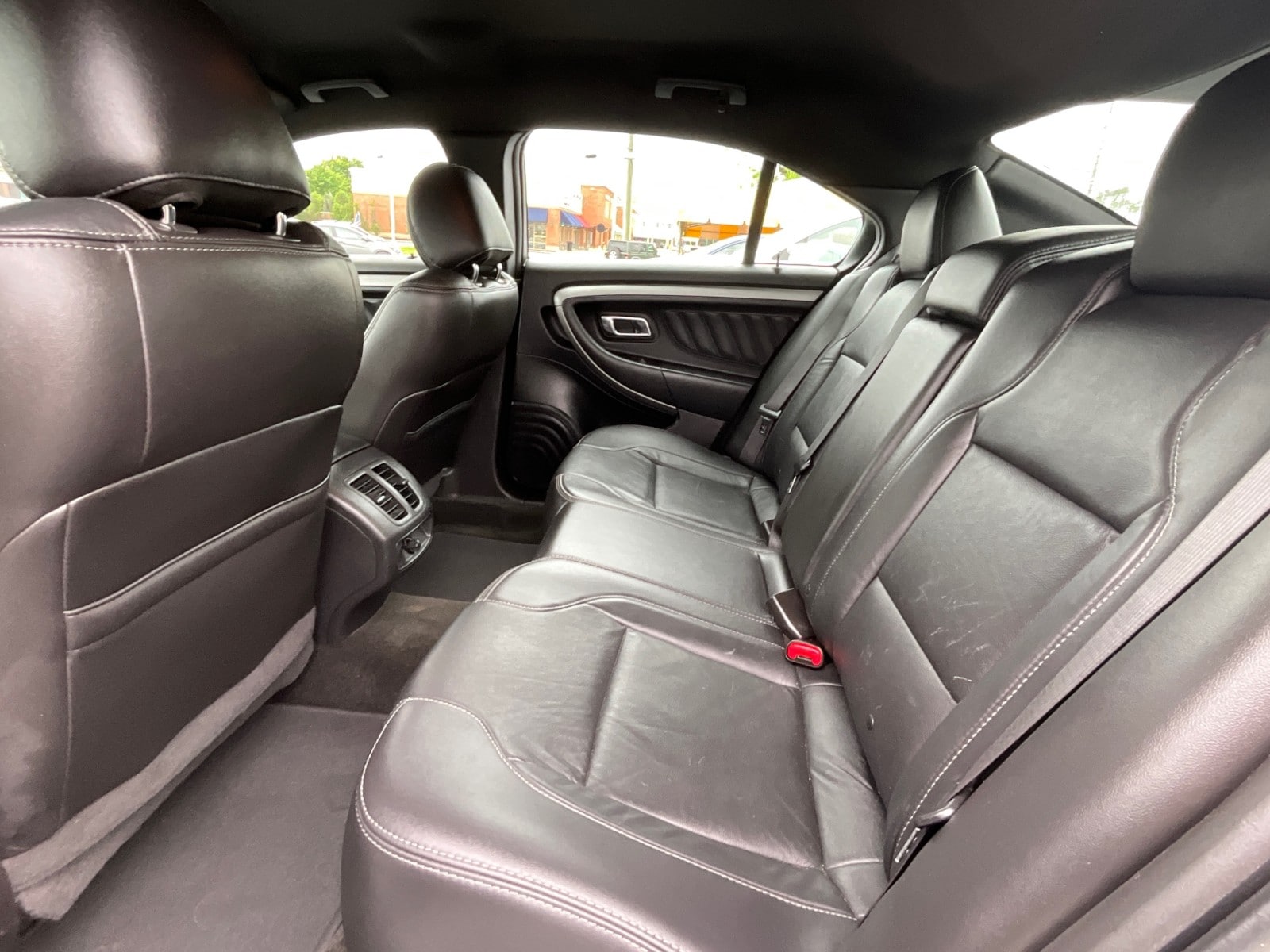 2015 Ford Taurus SEL - Photo 25