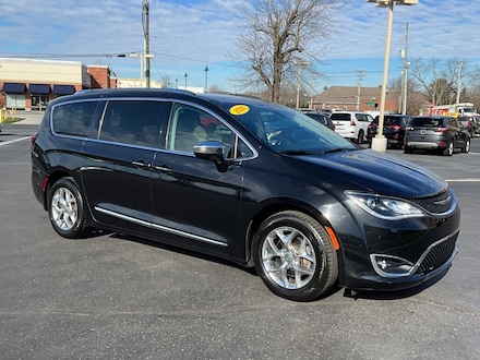 2020 Chrysler Pacifica Limited Van Passenger Van
