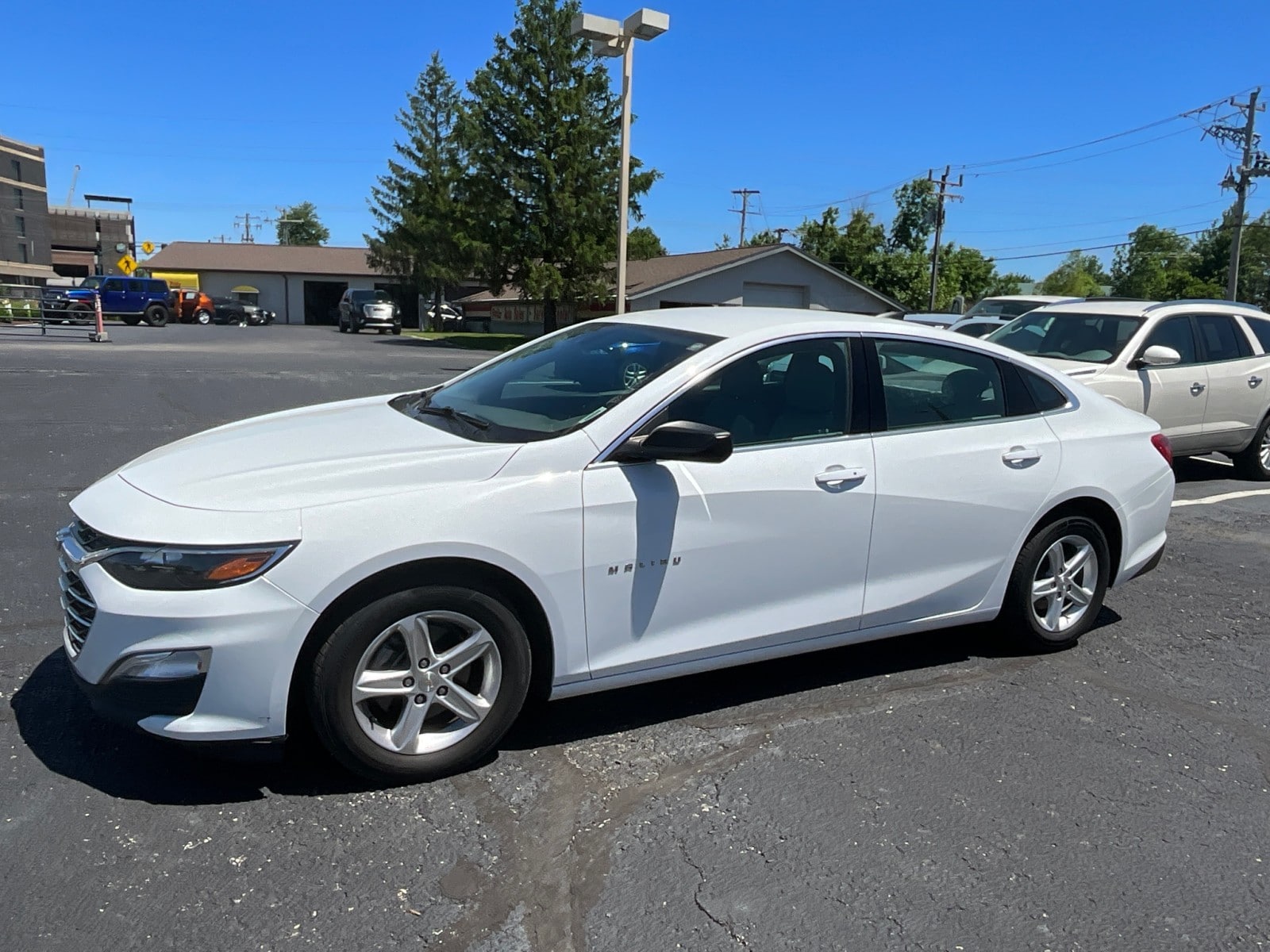 2023 Chevrolet Malibu's photo