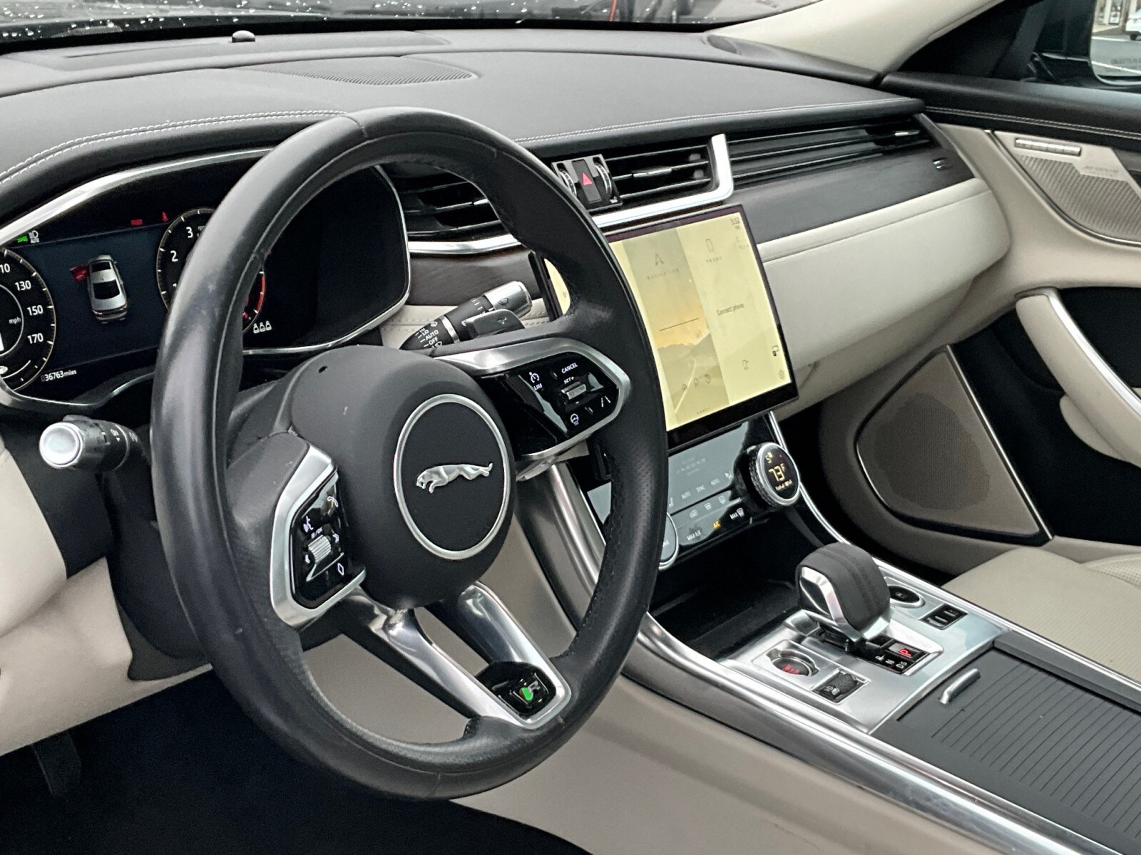 2021 Jaguar XF R-Dynamic SE photo 4