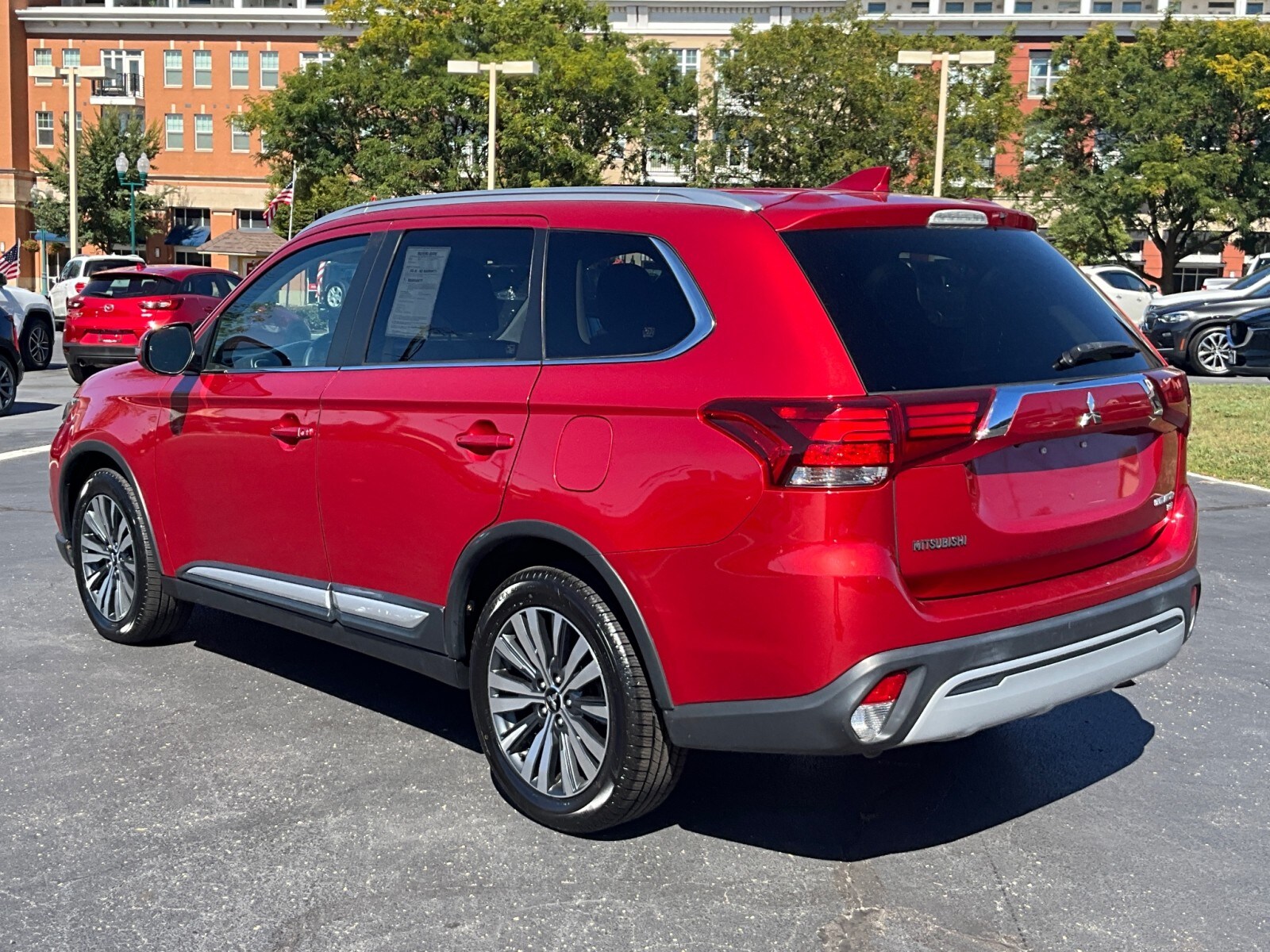 2019 Mitsubishi Outlander SEL photo 3