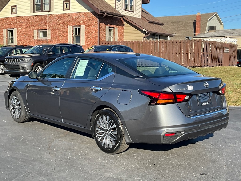 Used 2023 Nissan Altima 2.5 SV Sedan