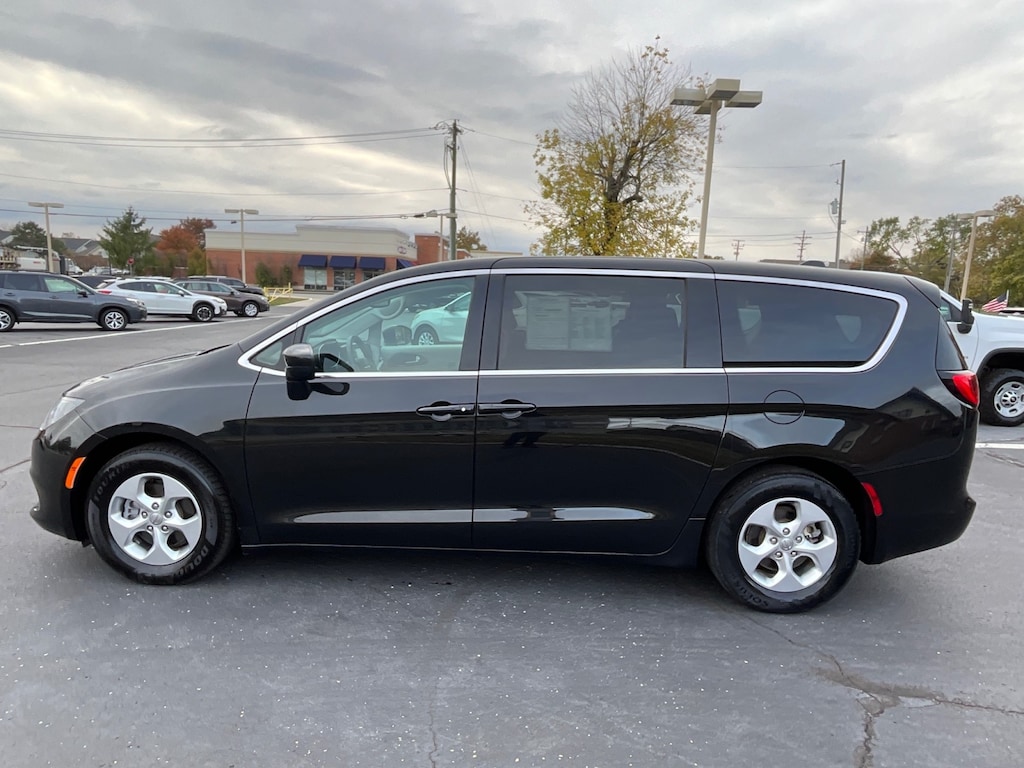 Used 2017 Chrysler Pacifica LX Van