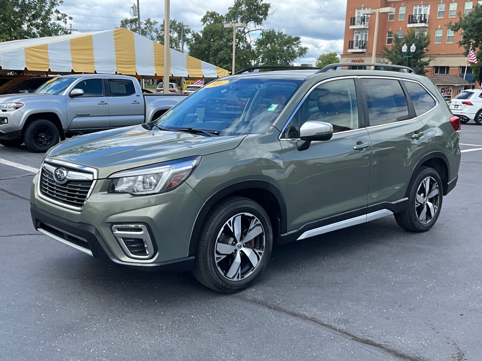 2020 Subaru Forester Touring photo 3