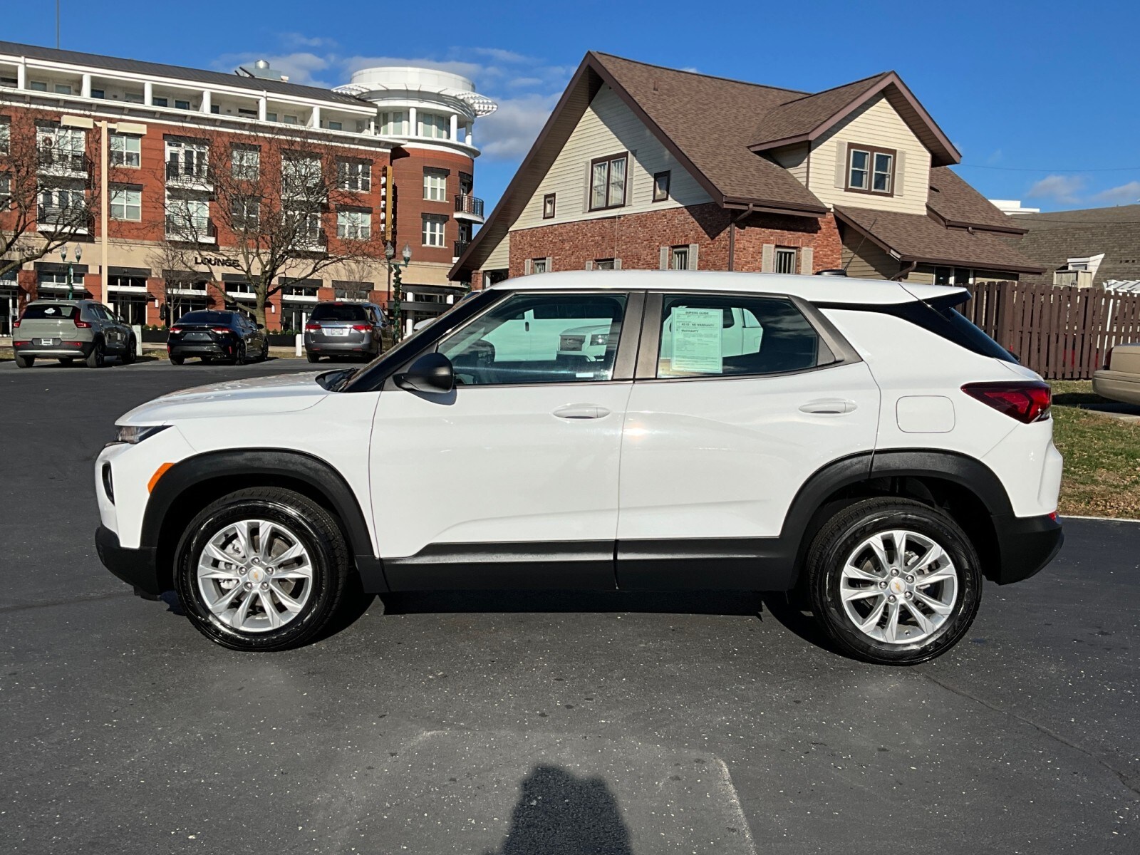 2023 Chevrolet Trailblazer LS photo 3