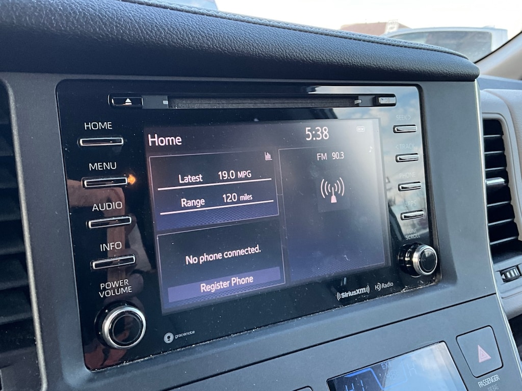 Used 2018 Toyota Sienna XLE 8 Passenger Van Passenger Van