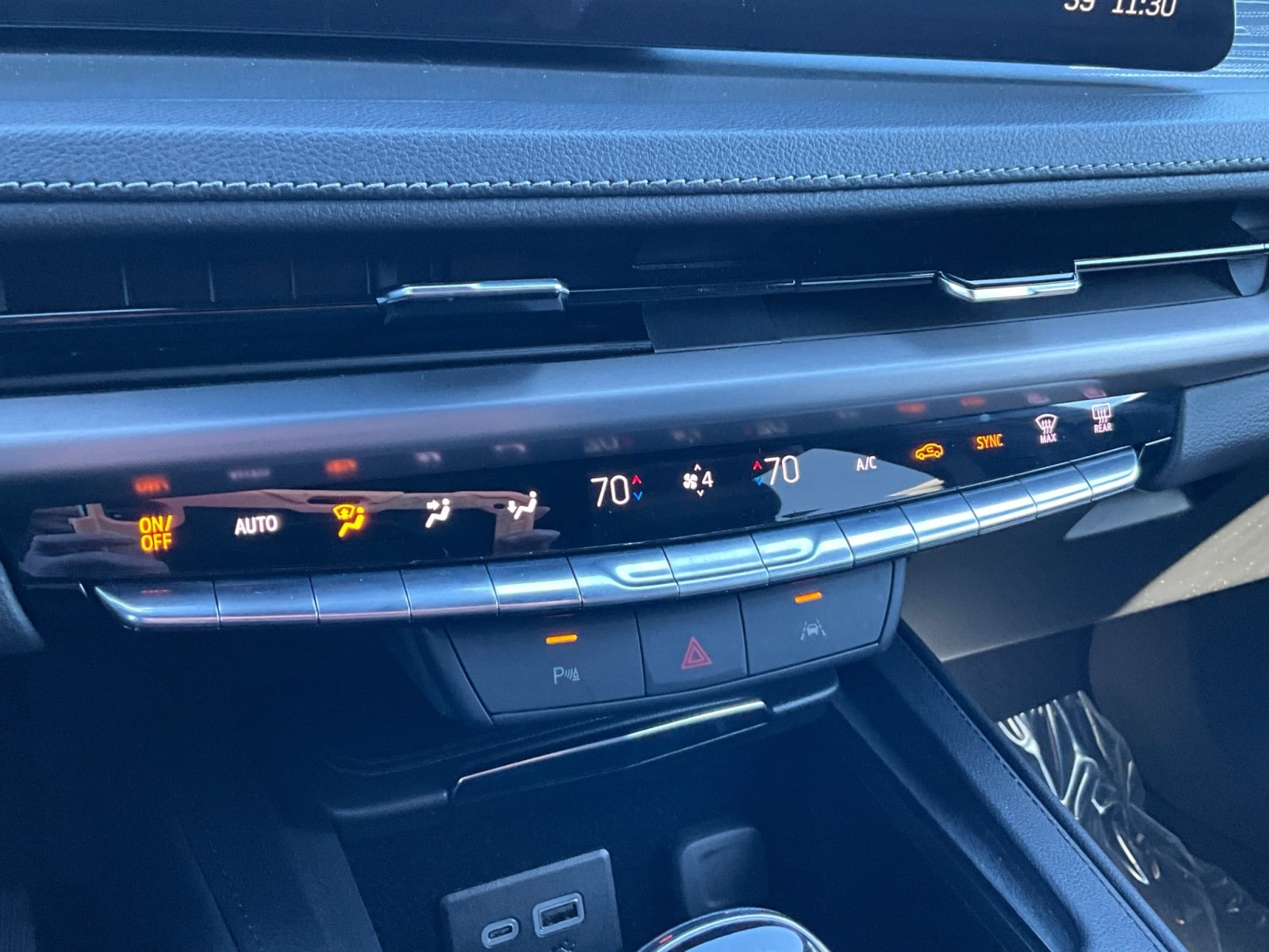 2024 Cadillac XT4 Premium Luxury - Photo 9