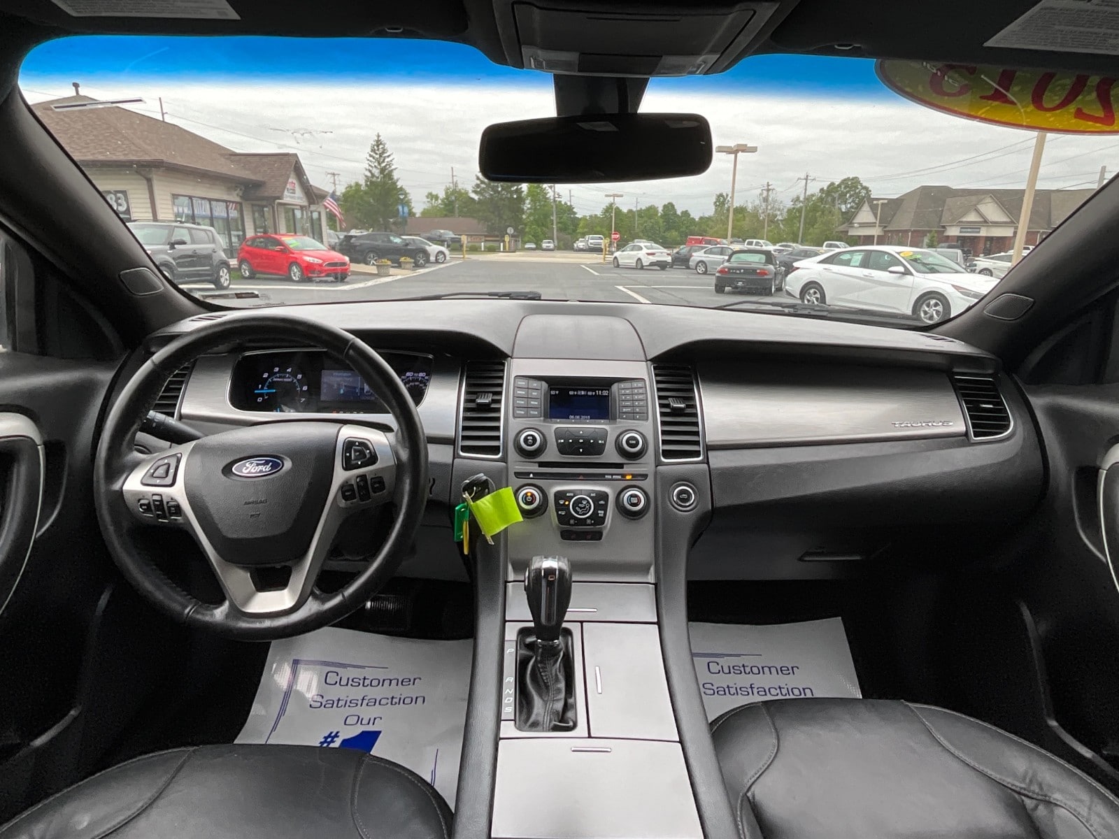 2015 Ford Taurus SEL - Photo 12
