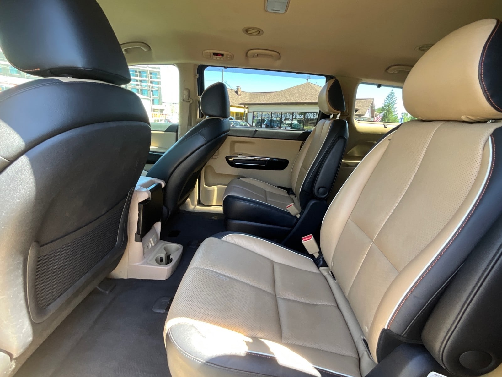 2016 Kia Sedona SX - Photo 32