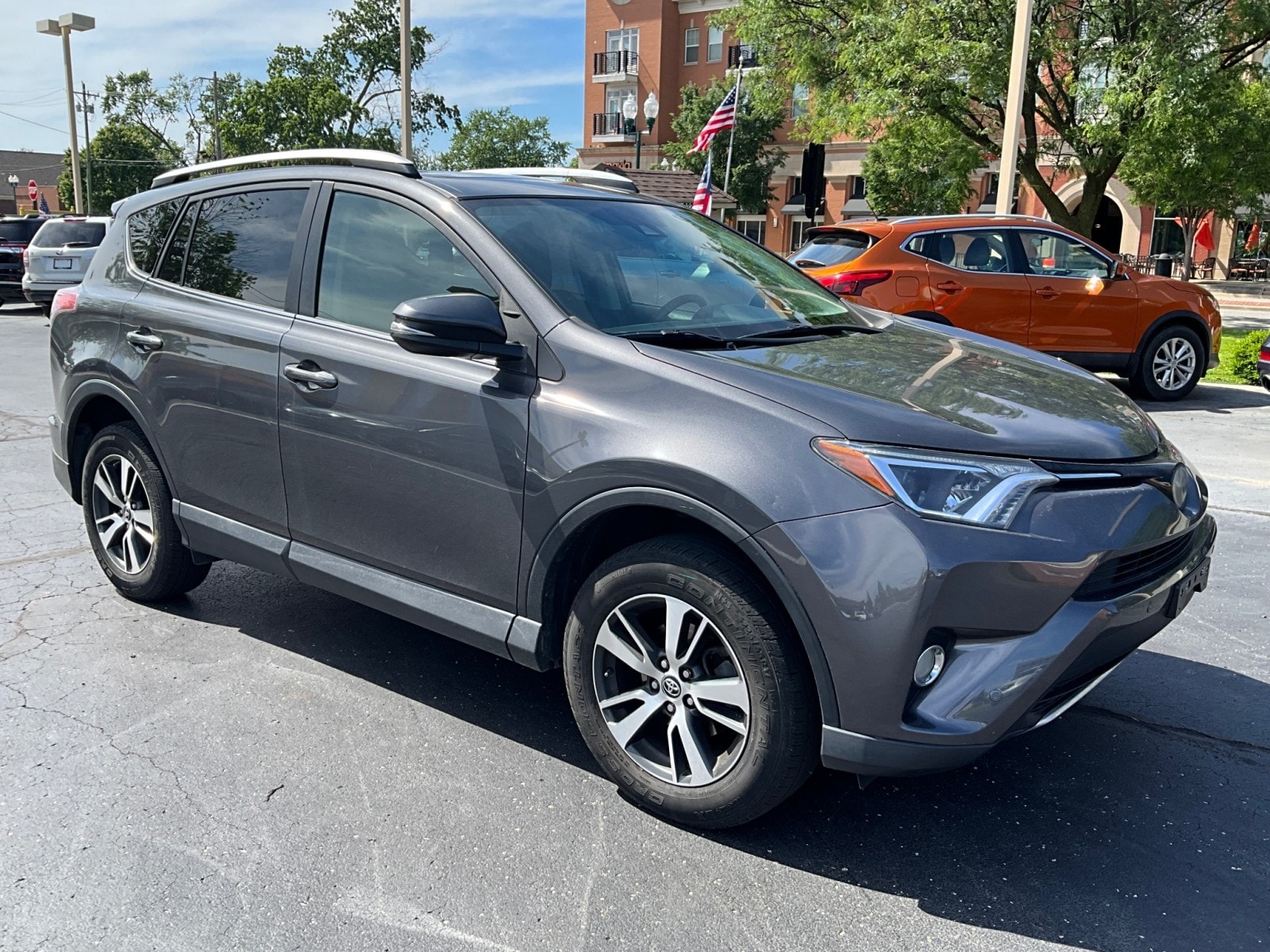 2016 Toyota RAV4 XLE AWD's photo