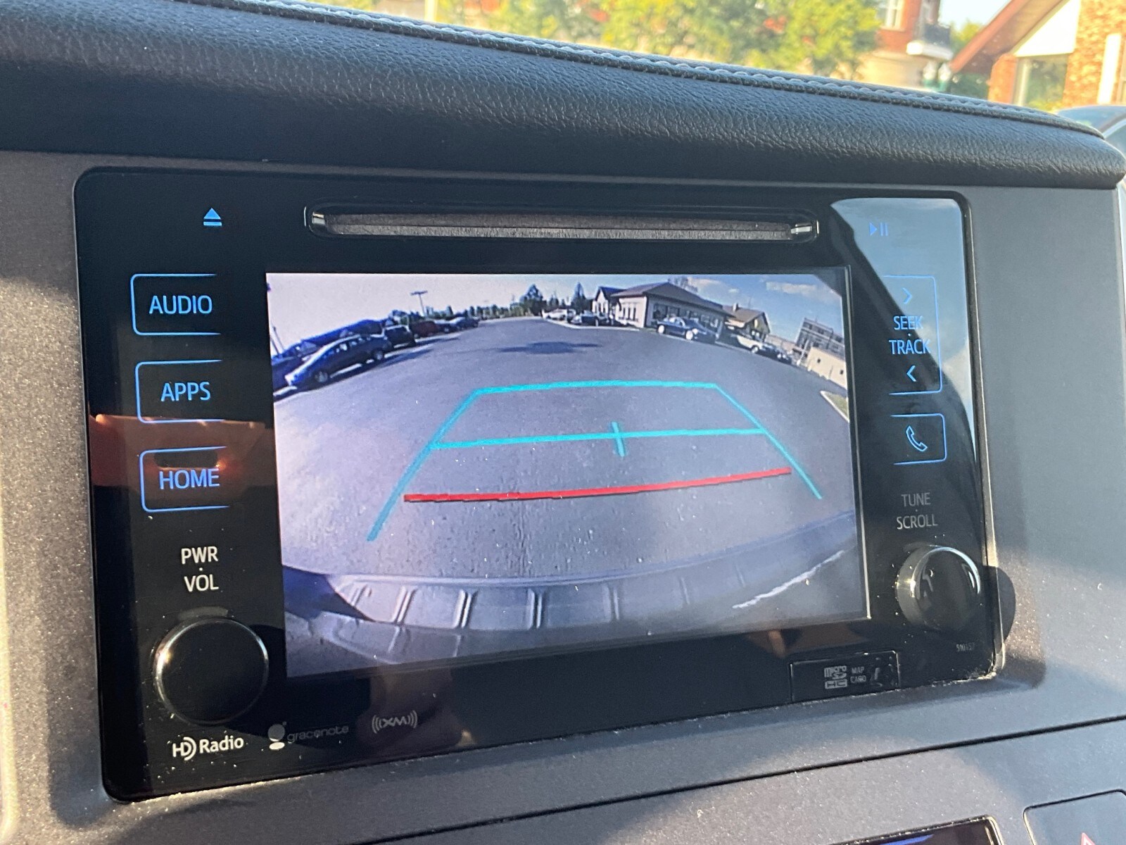2017 Toyota Sienna XLE Premium photo 3