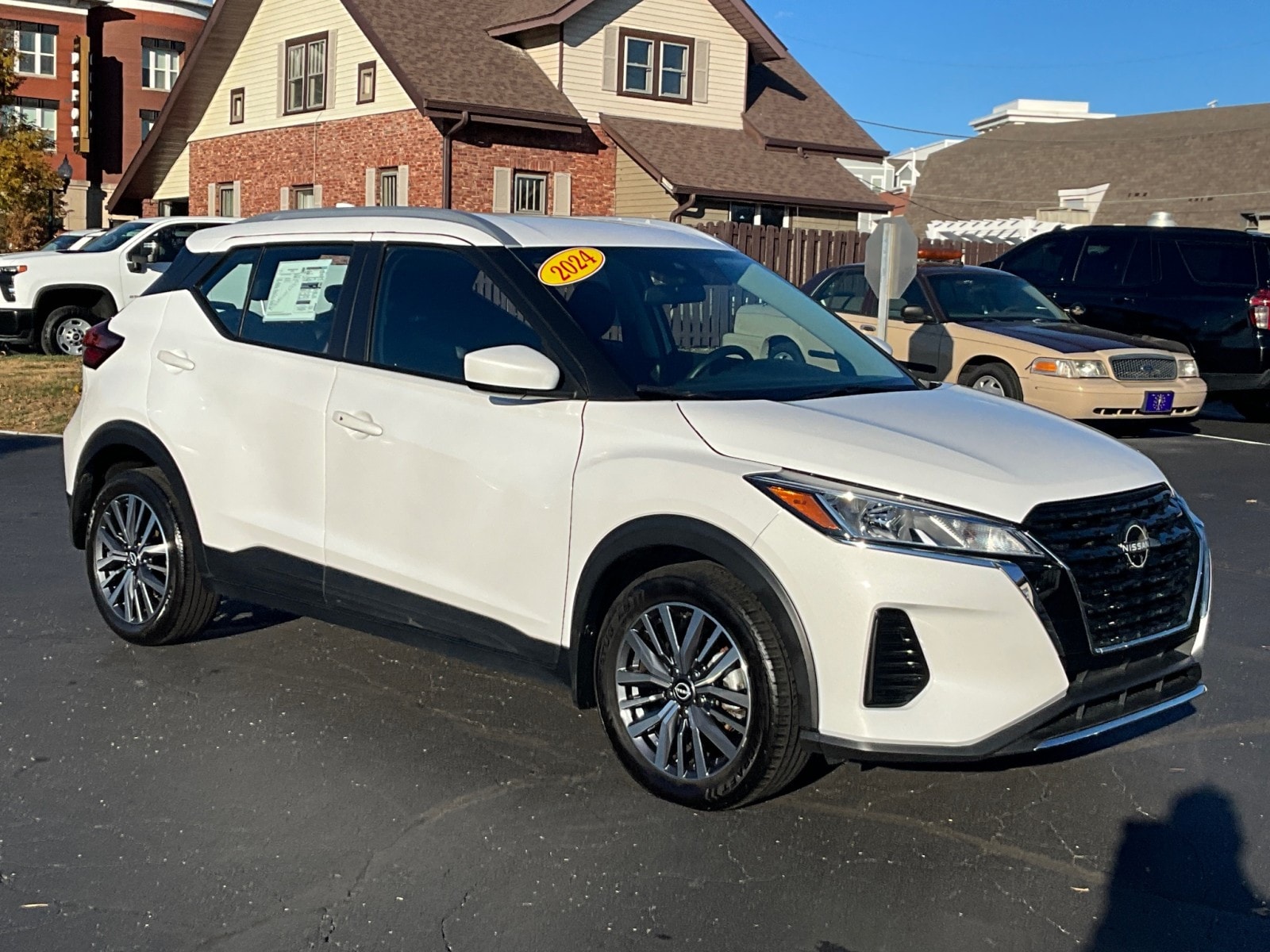 2024 Nissan Kicks SV's photo