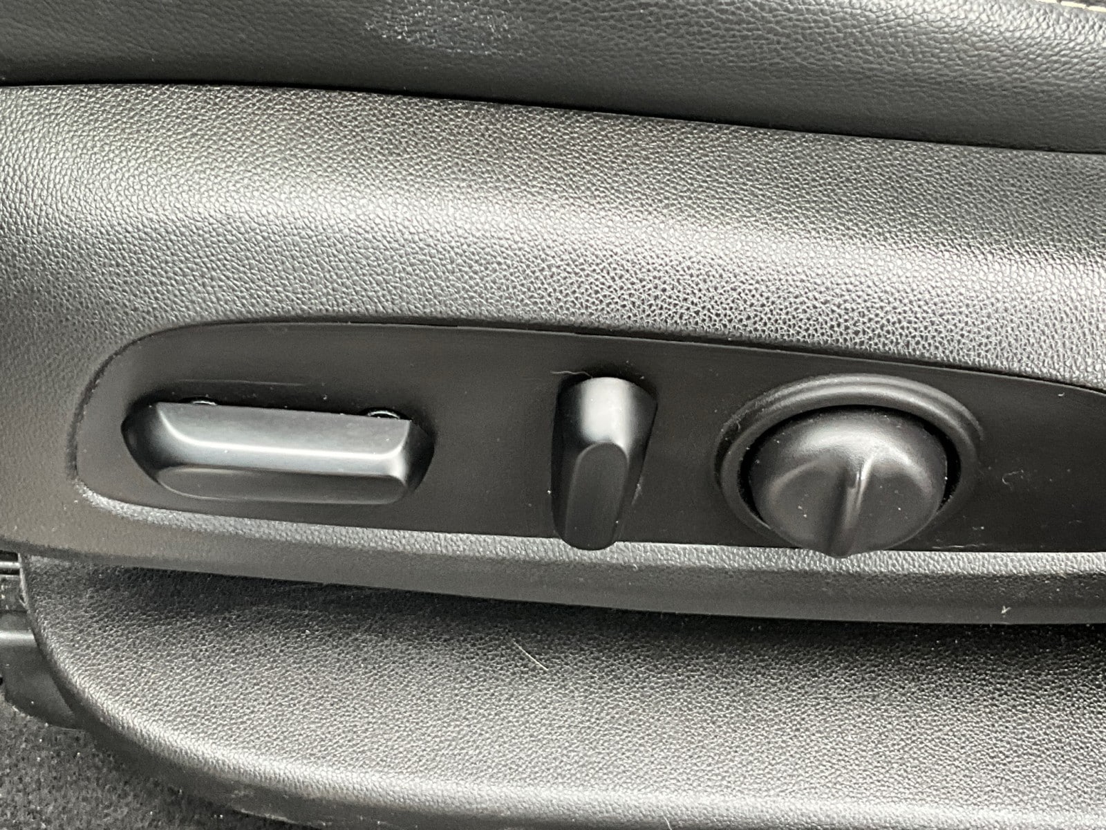 2021 GMC Acadia Denali - Photo 30