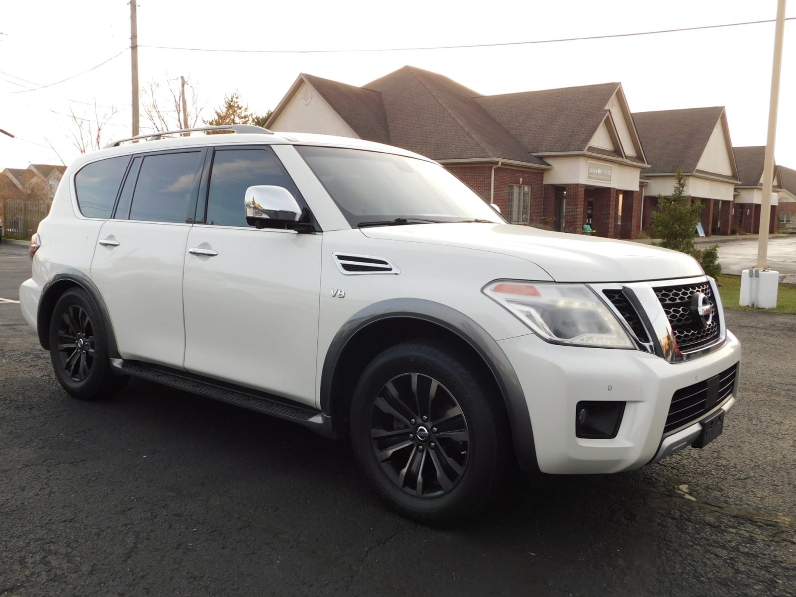 2017 Nissan Armada Platinum's photo