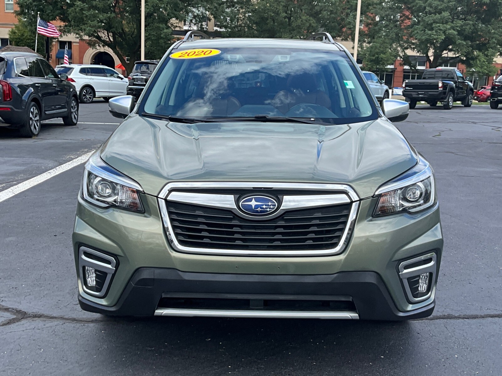 2020 Subaru Forester Touring photo 2