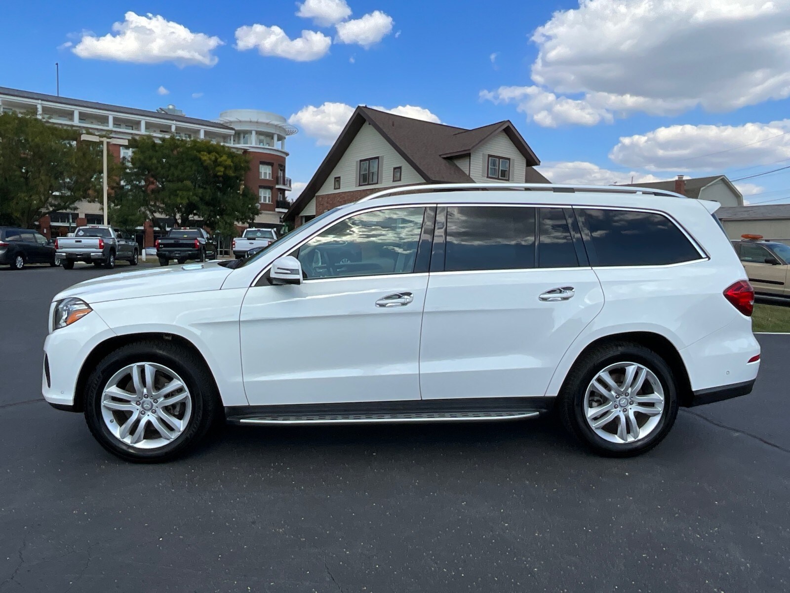 2017 Mercedes Benz GLS 450 4MATIC photo 3