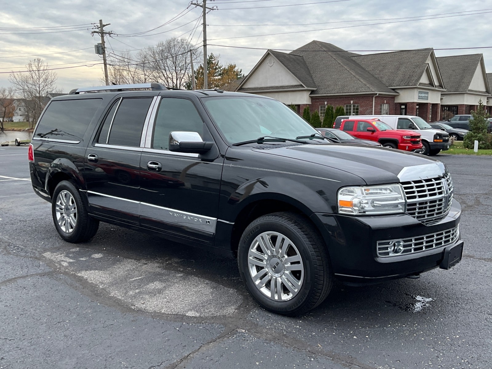 2011 Lincoln Navigator Base
