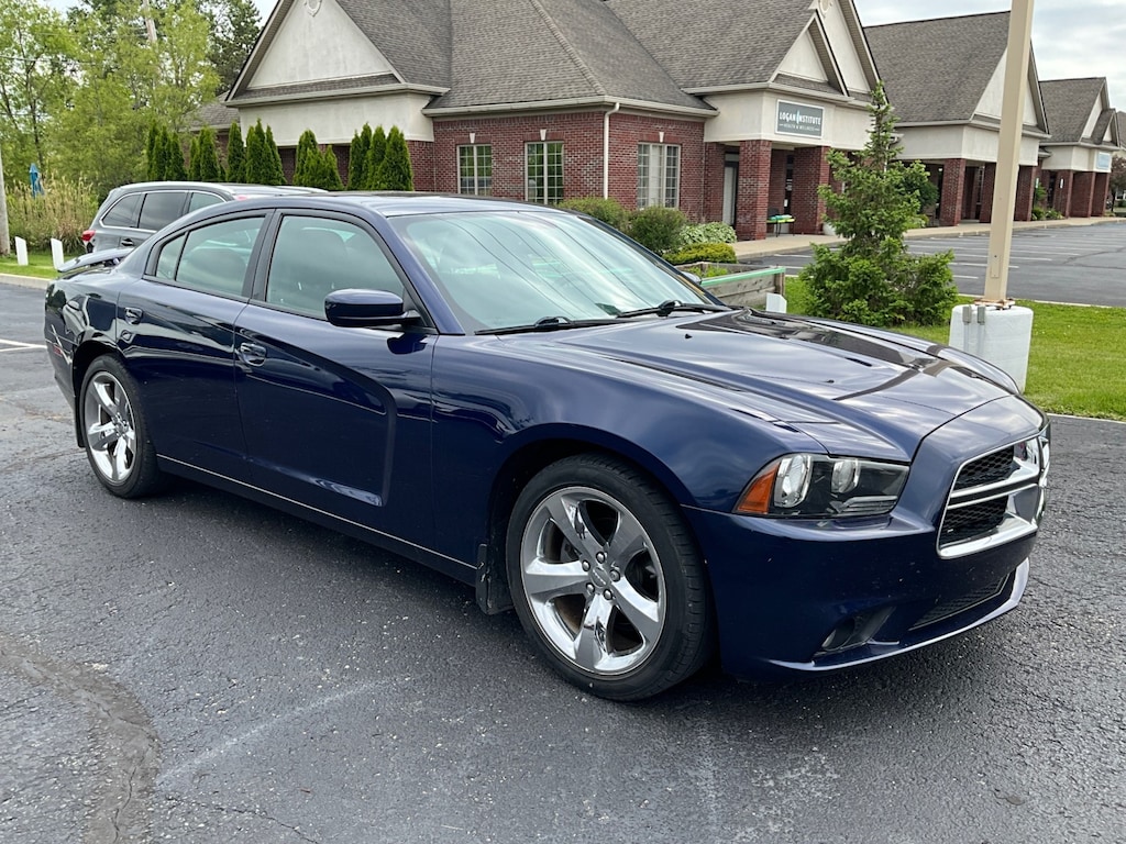 Used 2014 Dodge Charger SXT Sedan