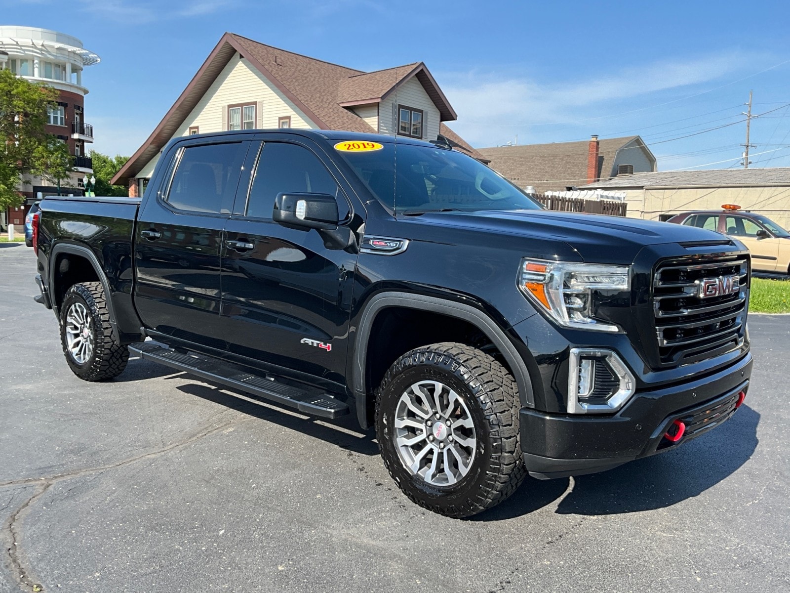 2019 GMC Sierra 4WD Crew Cab Short Box AT4's photo