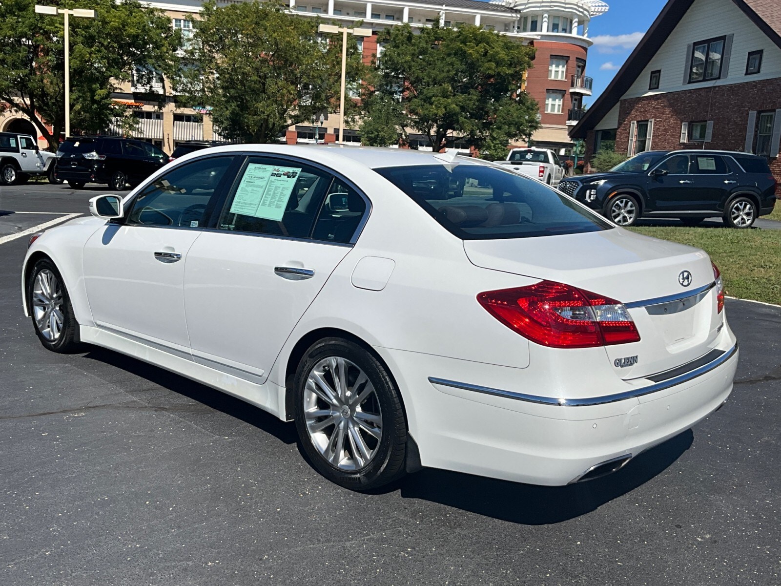 2013 Hyundai Genesis 3.8 photo 3