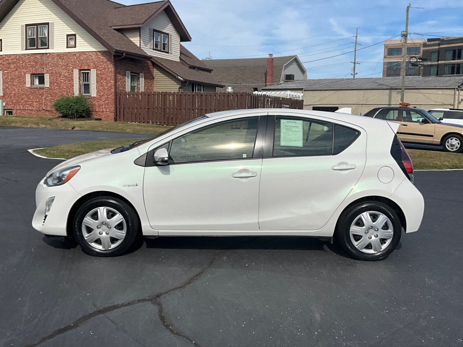 2016 Toyota Prius C Two photo 3