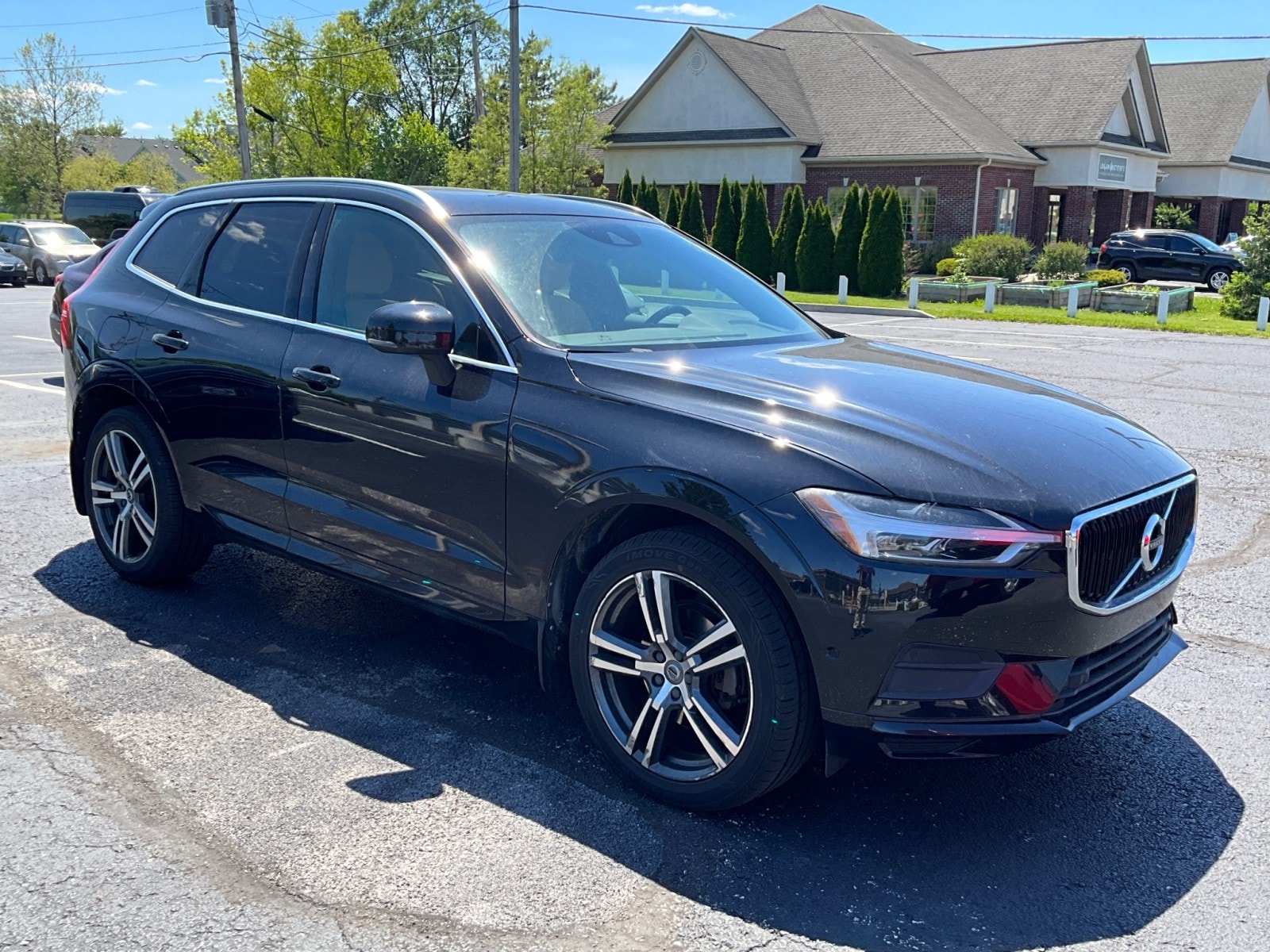 2018 Volvo XC60 T5 Momentum AWD's photo